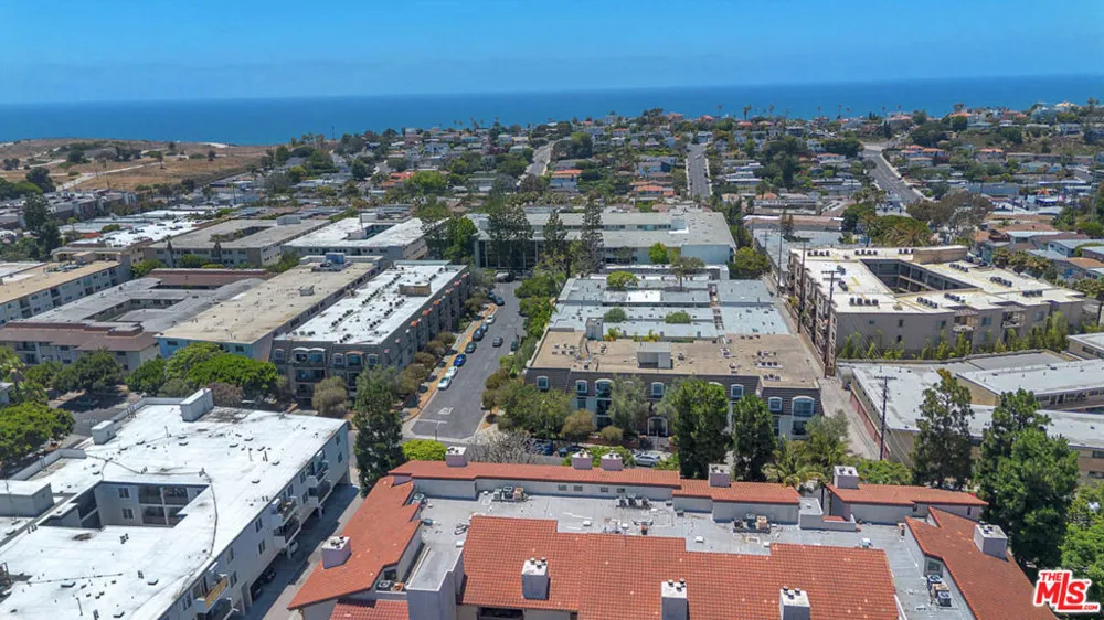 8600 Tuscany Avenue #202 Playa del Rey, CA 90293