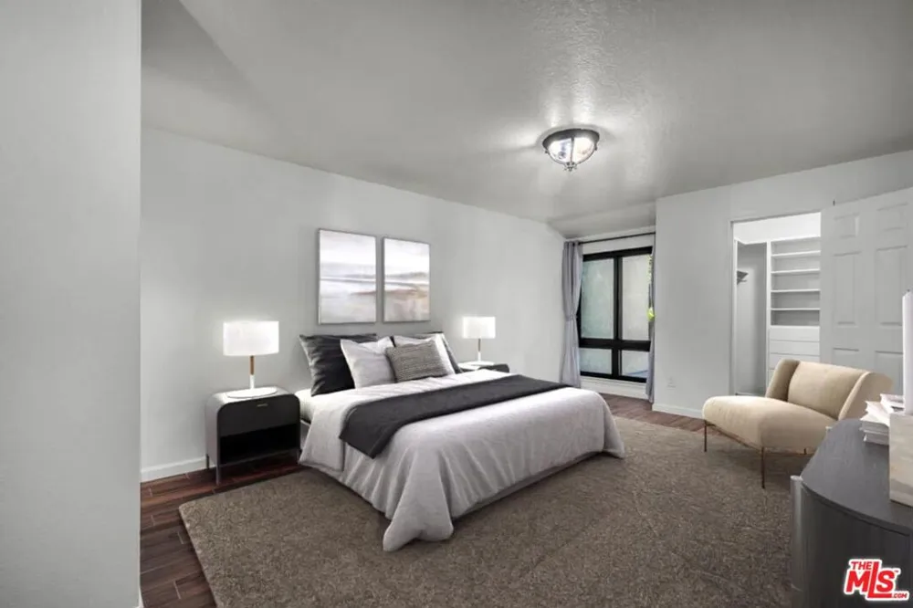 8600 Tuscany Avenue #202 Playa del Rey, CA 90293