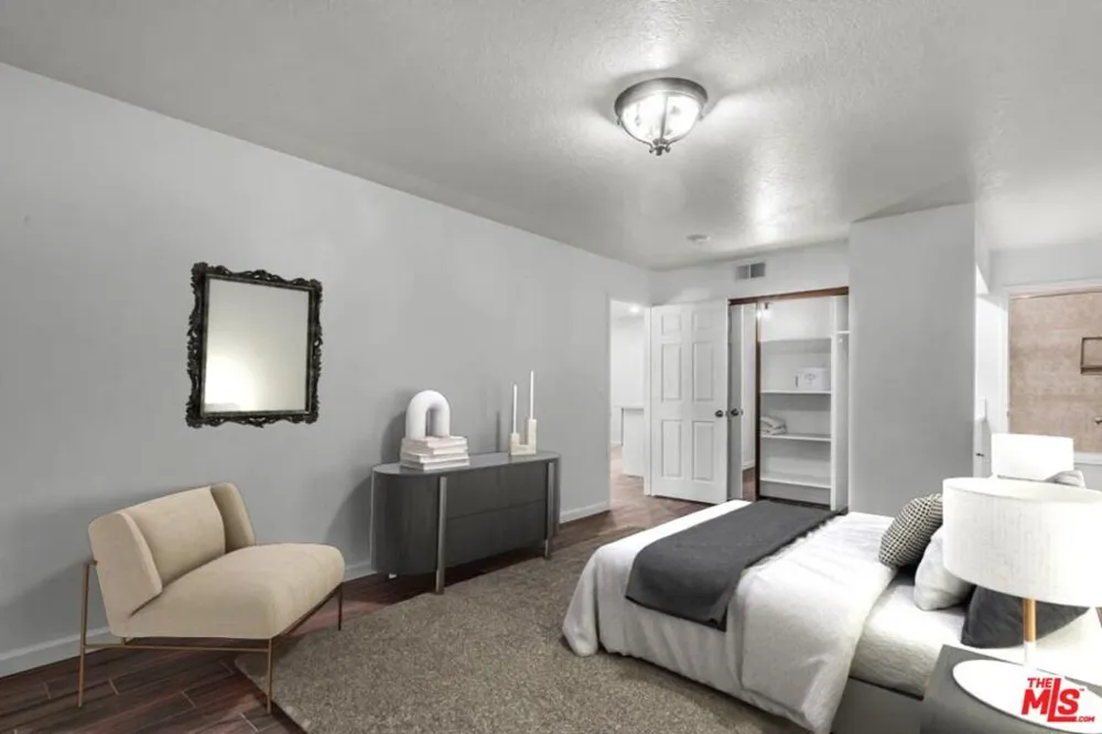 8600 Tuscany Avenue #202 Playa del Rey, CA 90293