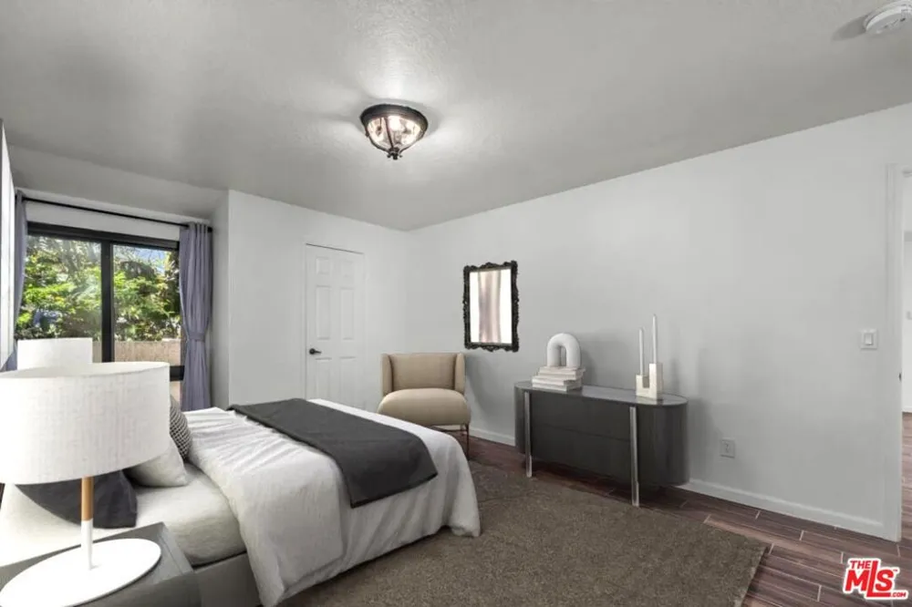8600 Tuscany Avenue #202 Playa del Rey, CA 90293