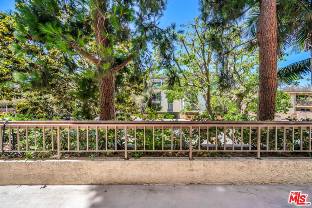 8600 Tuscany Avenue #202 Playa del Rey, CA 90293