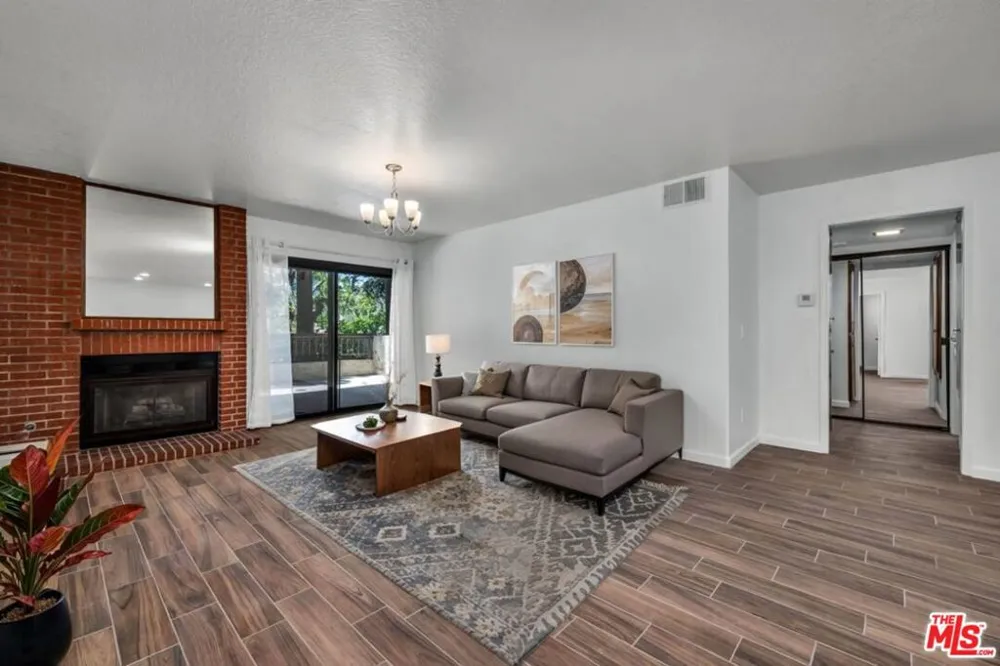 8600 Tuscany Avenue #202 Playa del Rey, CA 90293