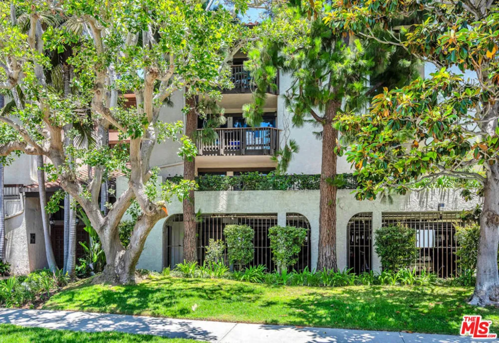 8600 Tuscany Avenue #202 Playa del Rey, CA 90293