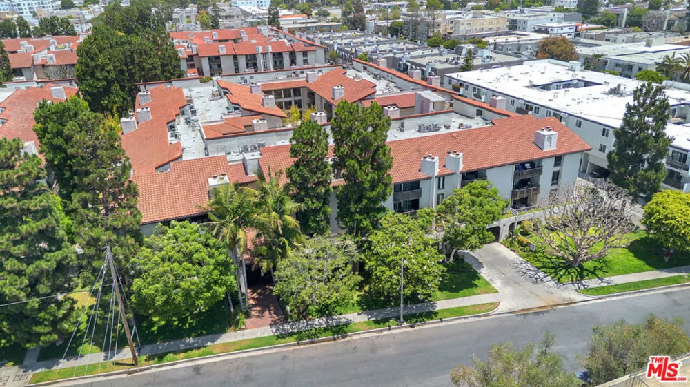 8600 Tuscany Avenue #202 Playa del Rey, CA 90293