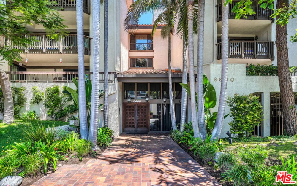 8600 Tuscany Avenue #202 Playa del Rey, CA 90293