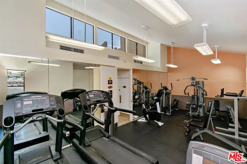 8600 Tuscany Avenue #202 Playa del Rey, CA 90293