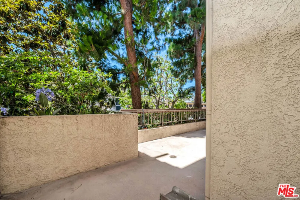 8600 Tuscany Avenue #202 Playa del Rey, CA 90293