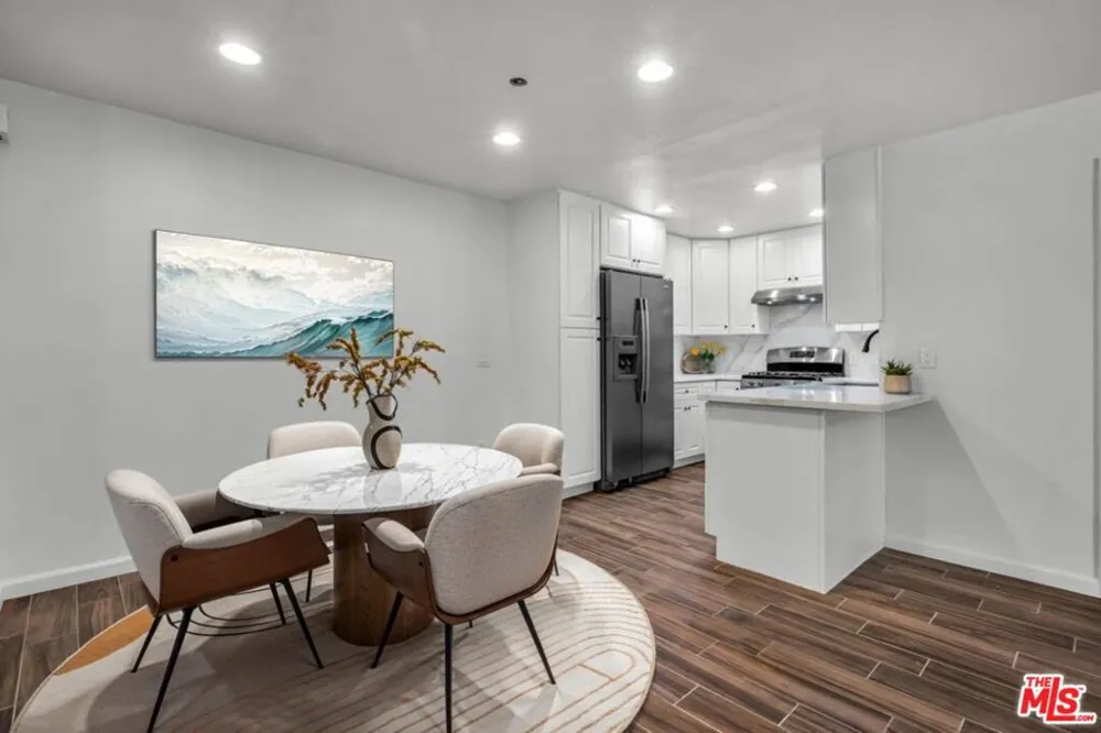 8600 Tuscany Avenue #202 Playa del Rey, CA 90293