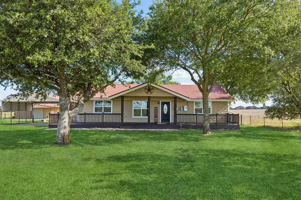 1769 County Road 596 Nevada, TX 75173