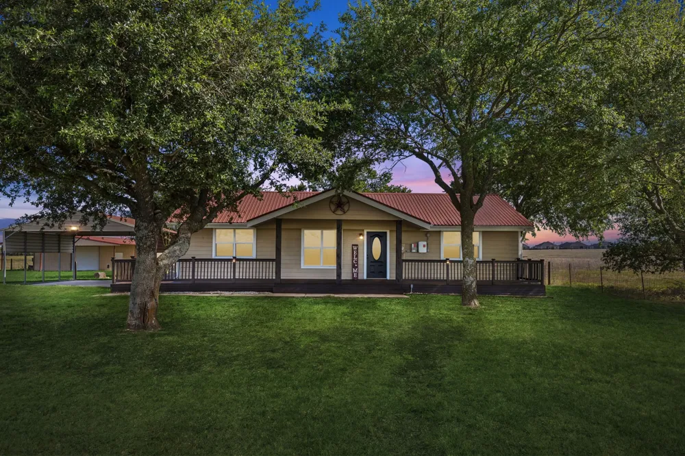 1769 County Road 596 Nevada, TX 75173