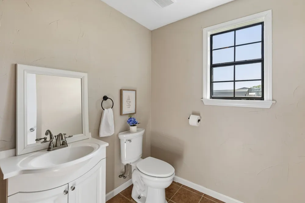 1769 County Road 596 Nevada, TX 75173