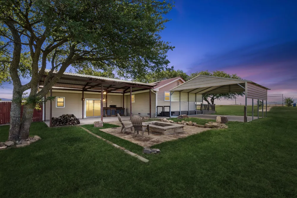 1769 County Road 596 Nevada, TX 75173