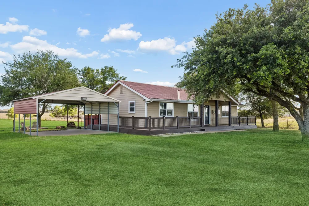1769 County Road 596 Nevada, TX 75173