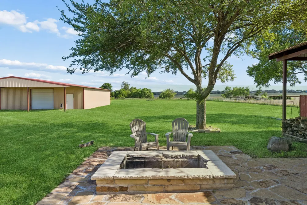 1769 County Road 596 Nevada, TX 75173
