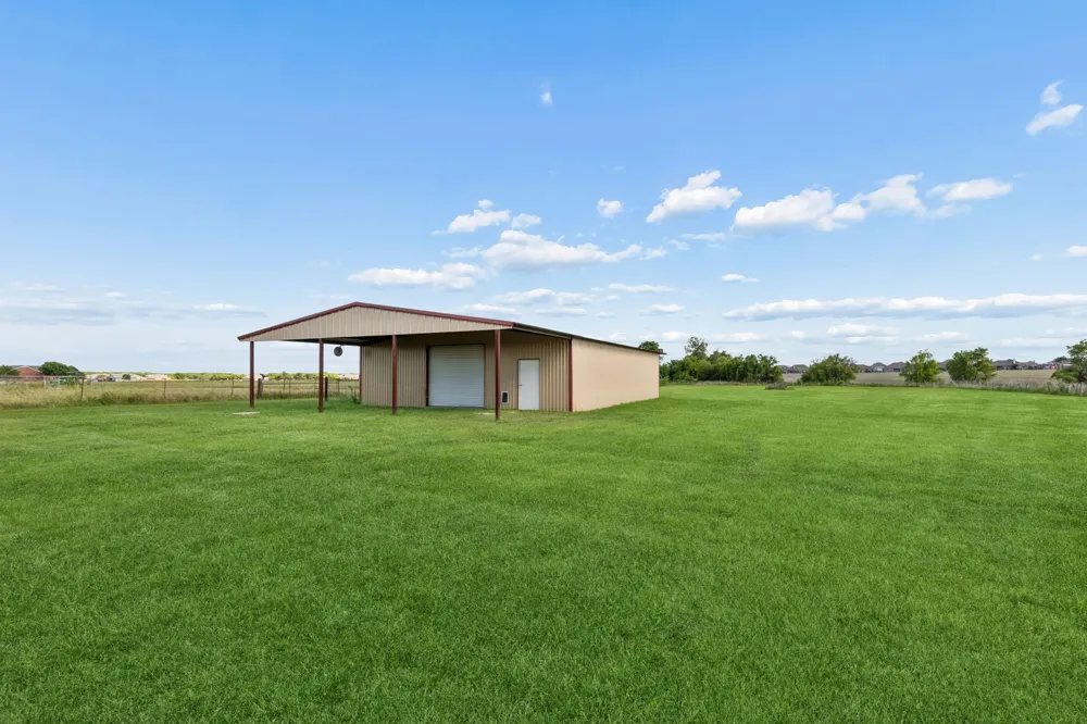 1769 County Road 596 Nevada, TX 75173