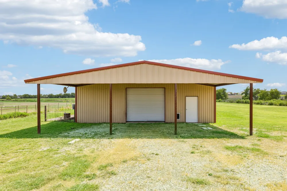 1769 County Road 596 Nevada, TX 75173