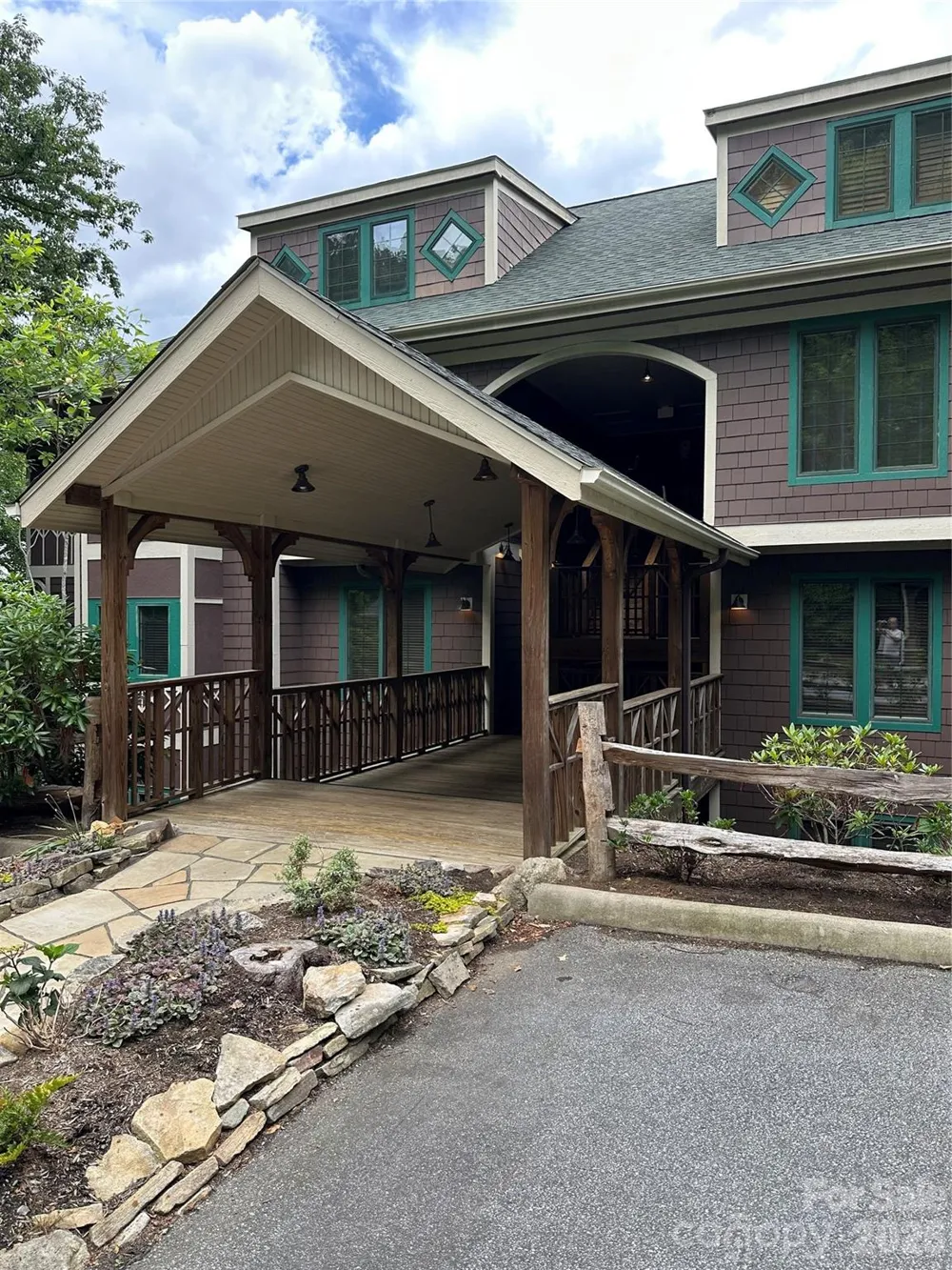 222 Creekside Way #D/101 Burnsville, NC 28714