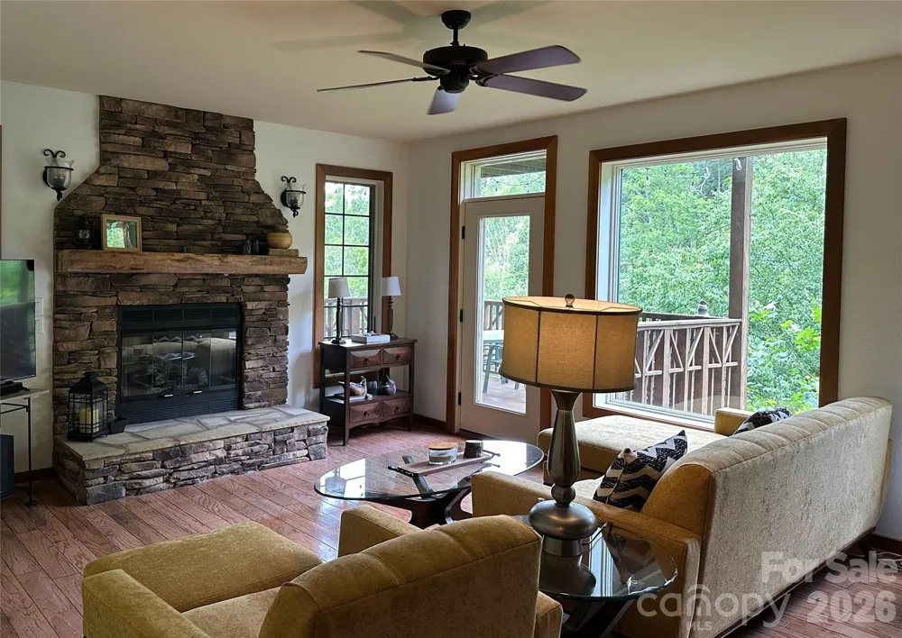 222 Creekside Way #D/101 Burnsville, NC 28714