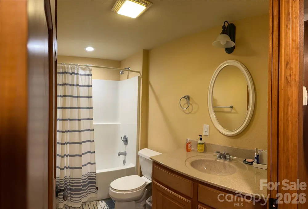 222 Creekside Way #D/101 Burnsville, NC 28714