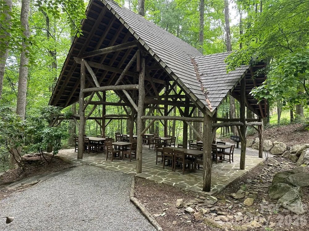 222 Creekside Way #D/101 Burnsville, NC 28714