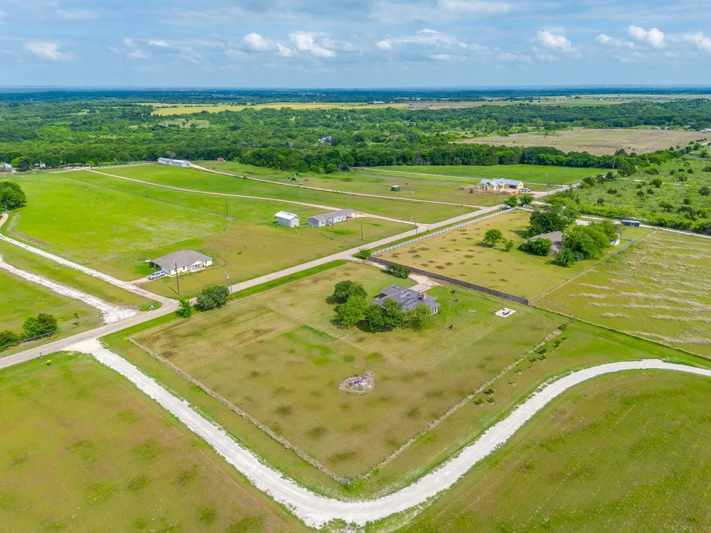 2516 County Road 415 Coyote Flats, TX 76031