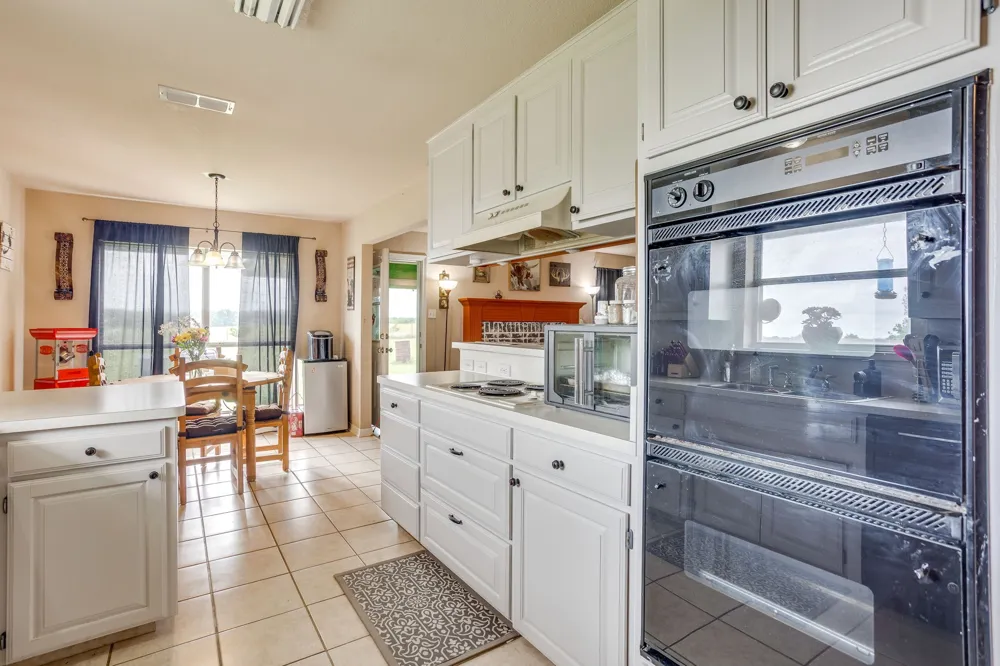 2516 County Road 415 Coyote Flats, TX 76031