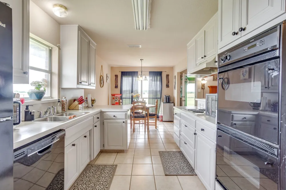 2516 County Road 415 Coyote Flats, TX 76031