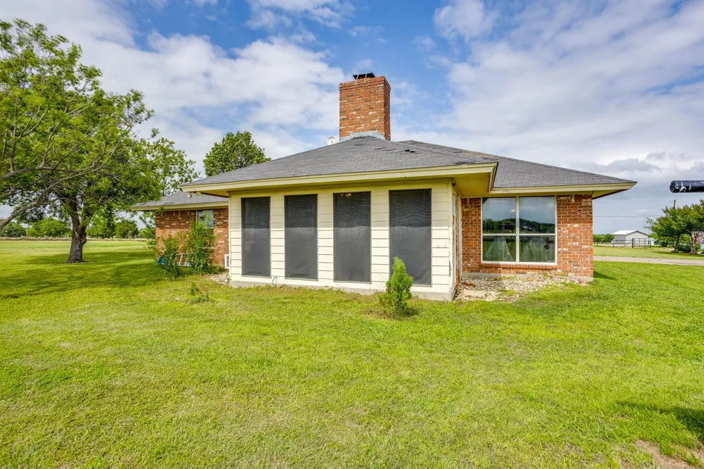 2516 County Road 415 Coyote Flats, TX 76031