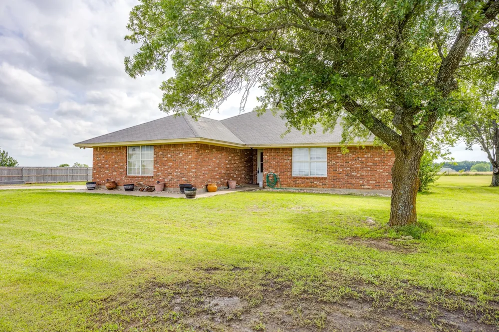 2516 County Road 415 Coyote Flats, TX 76031