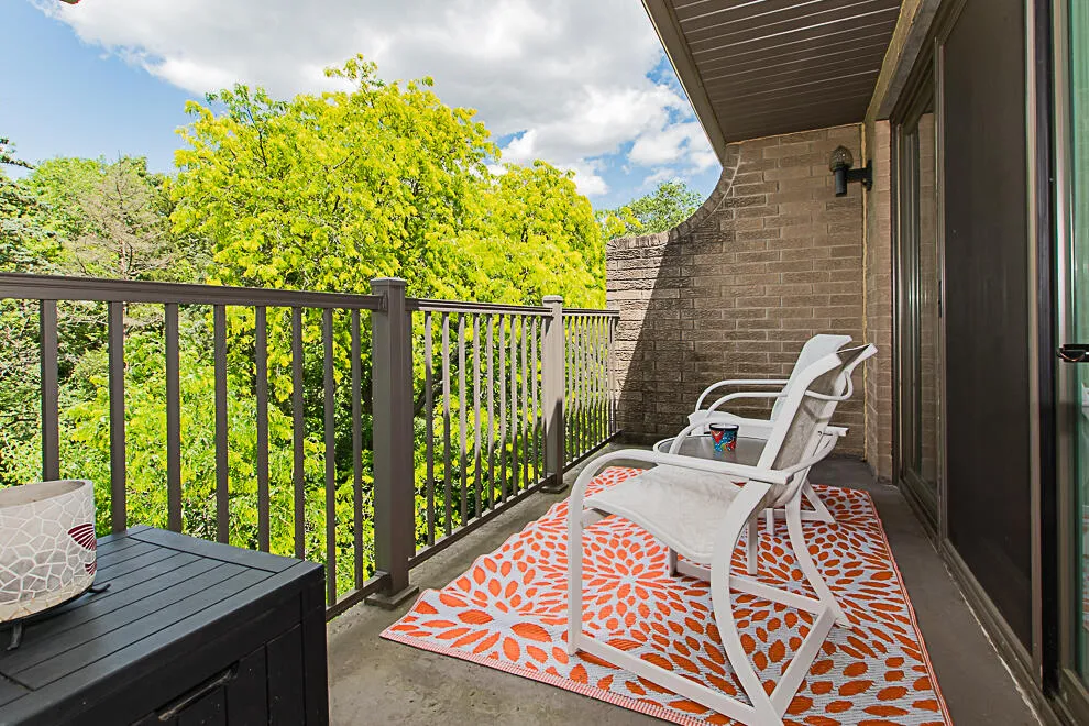 4040 Greenleaf Circle #408 Kalamazoo, MI 49008