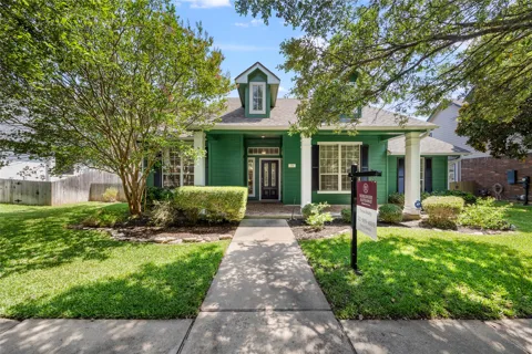 231 Westbury Lane