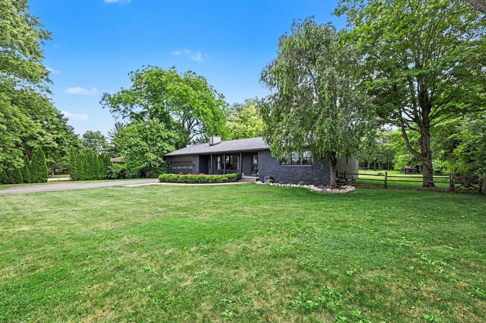 1145 W Bemis Road Saline, MI 48176