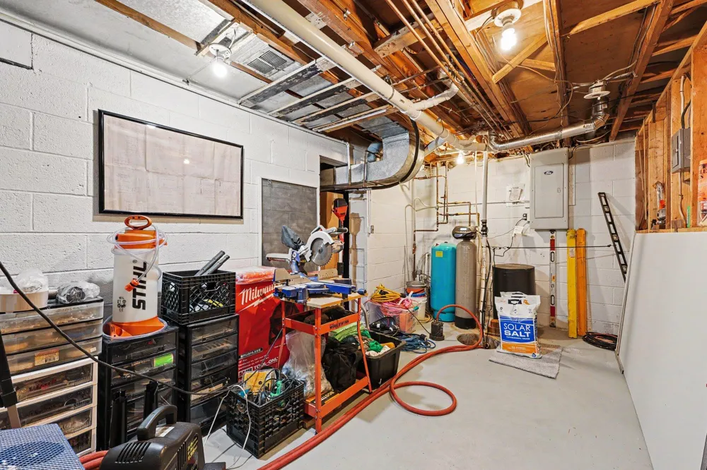 1145 W Bemis Road Saline, MI 48176