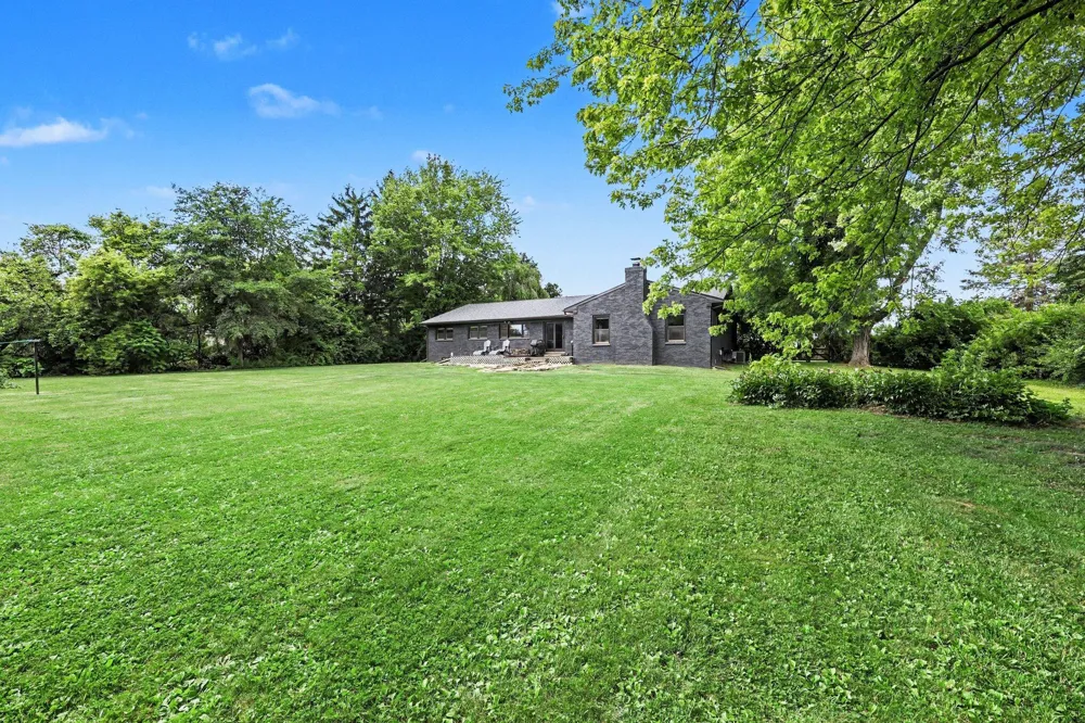 1145 W Bemis Road Saline, MI 48176