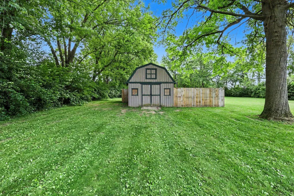 1145 W Bemis Road Saline, MI 48176