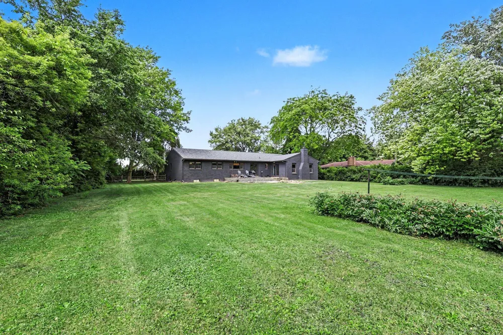 1145 W Bemis Road Saline, MI 48176