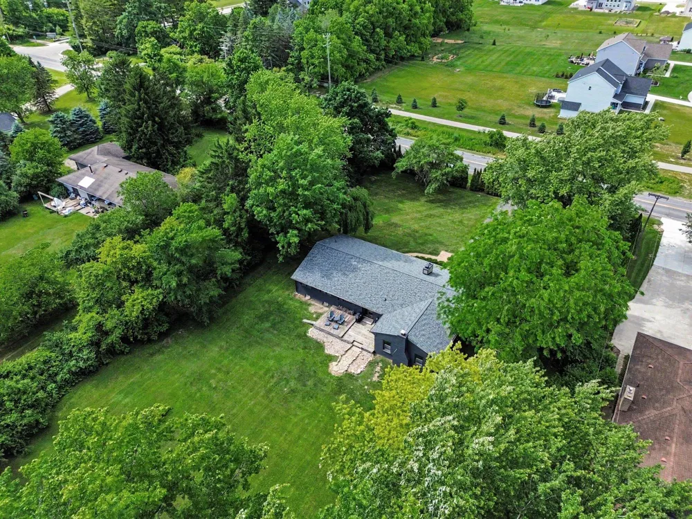 1145 W Bemis Road Saline, MI 48176