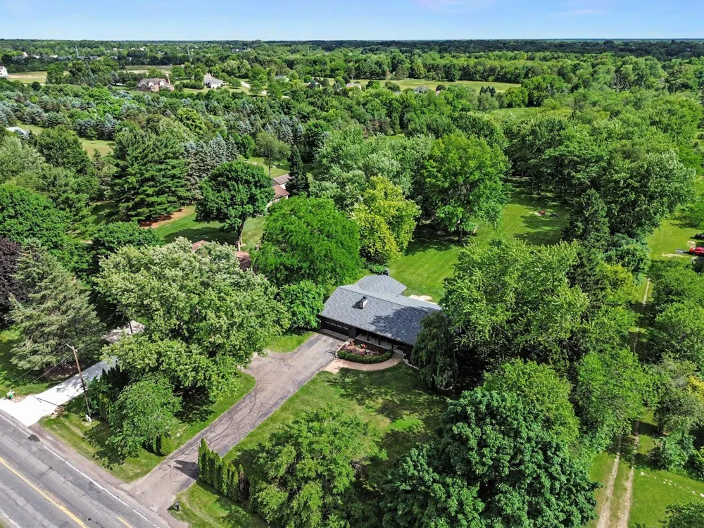 1145 W Bemis Road Saline, MI 48176