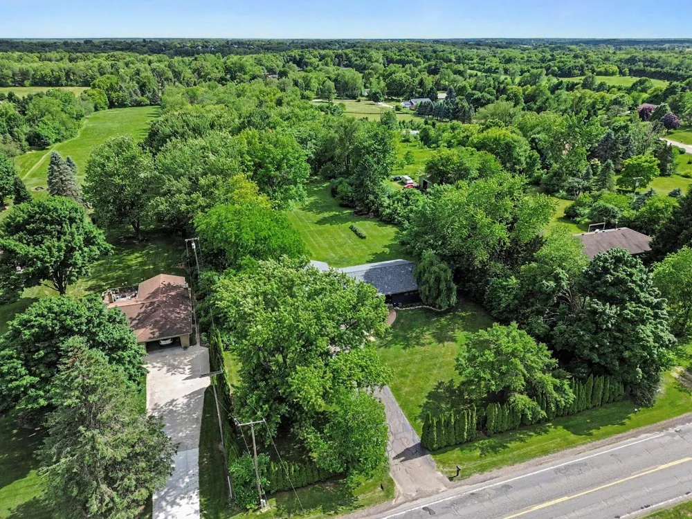 1145 W Bemis Road Saline, MI 48176