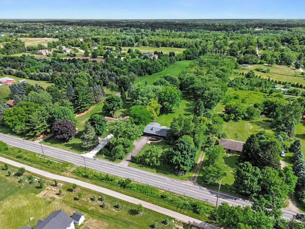 1145 W Bemis Road Saline, MI 48176