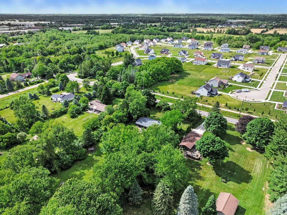 1145 W Bemis Road Saline, MI 48176