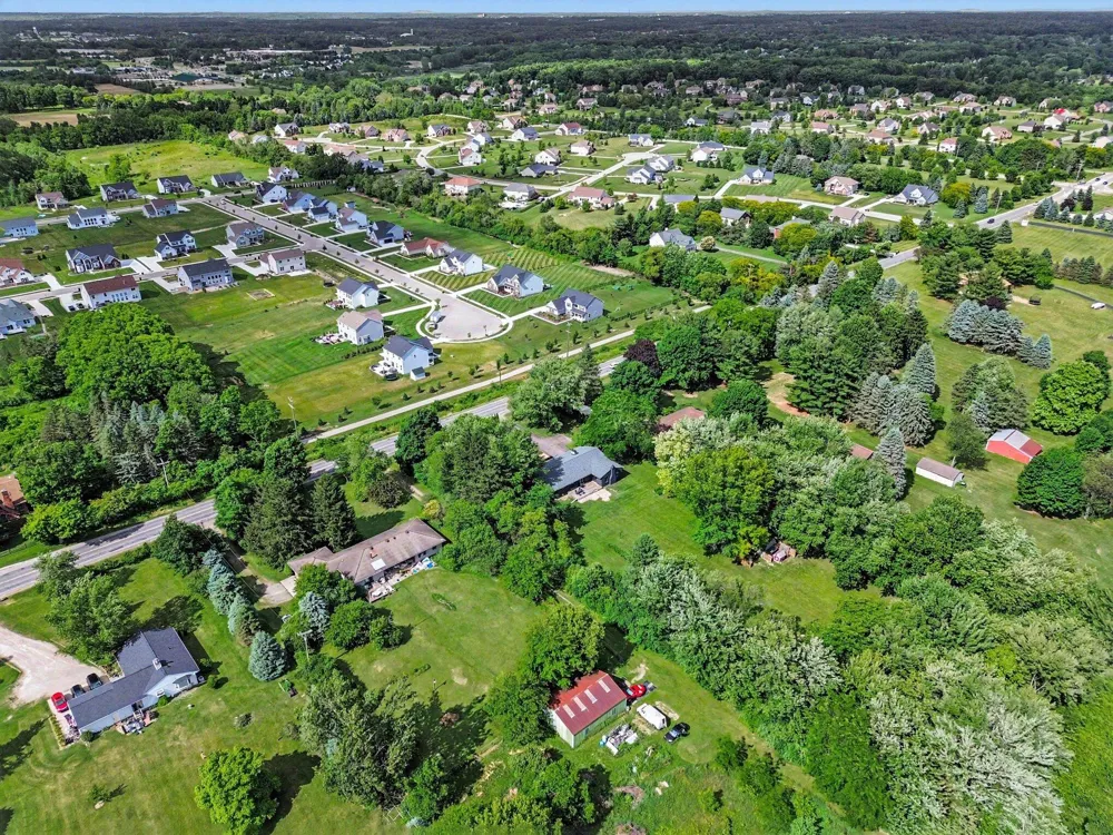 1145 W Bemis Road Saline, MI 48176