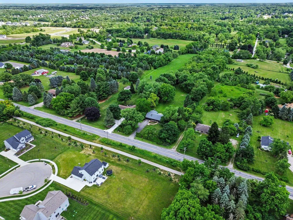 1145 W Bemis Road Saline, MI 48176