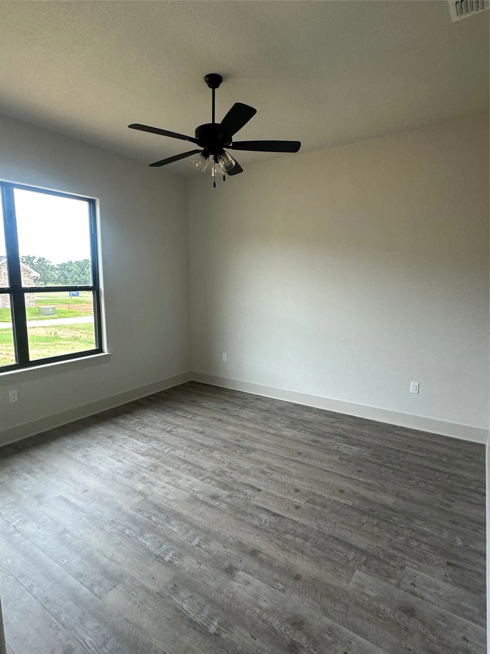 1604 N Mason Bowie, TX 76230