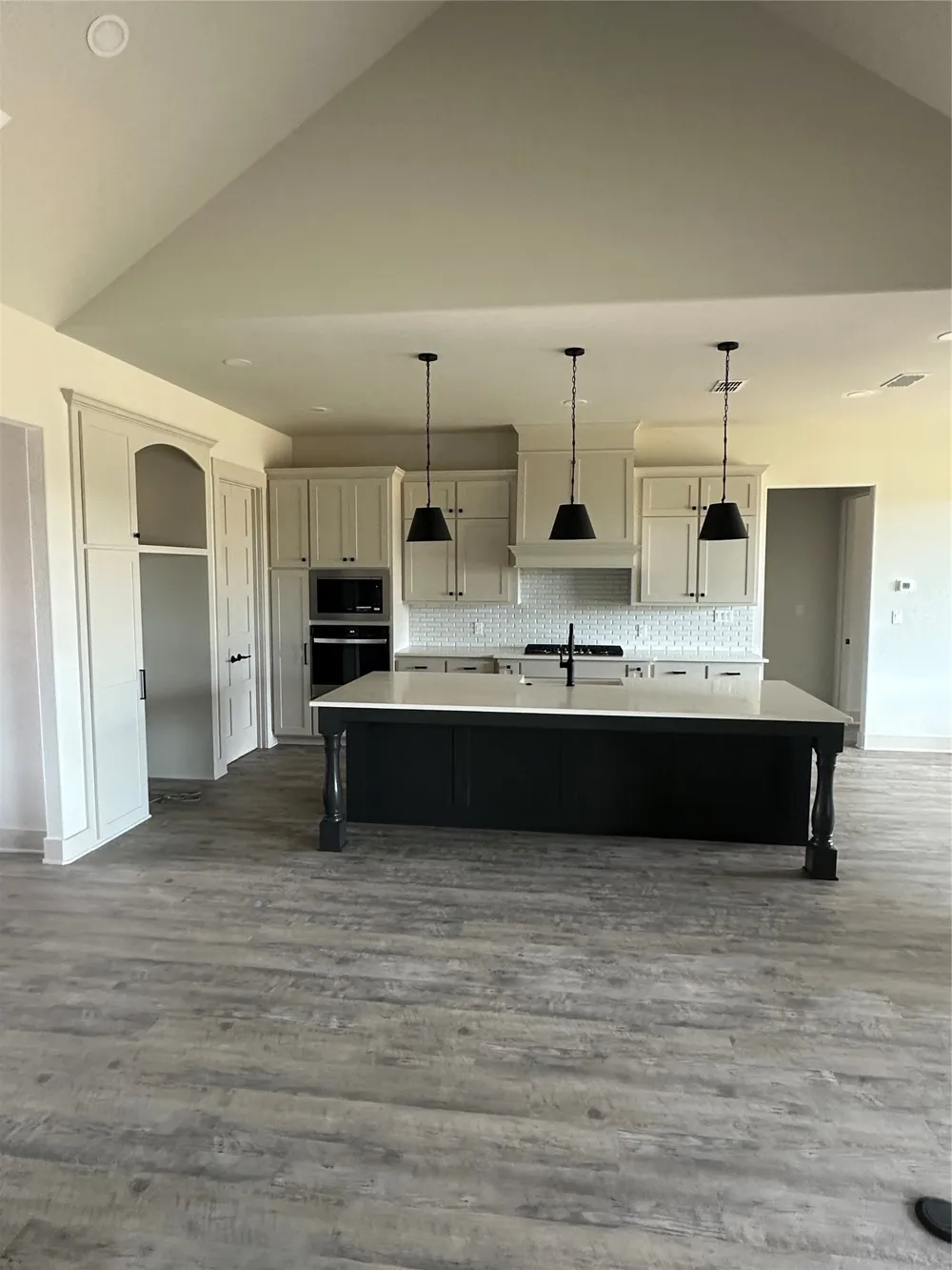 1604 N Mason Bowie, TX 76230