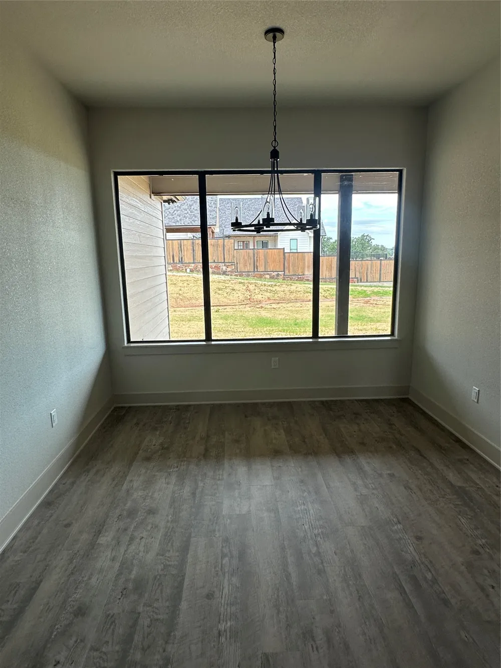 1604 N Mason Bowie, TX 76230