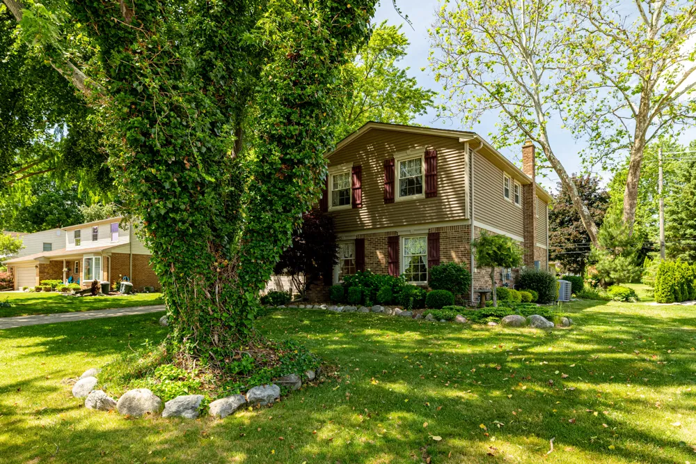 41826 Sunnydale Lane Northville, MI 48168