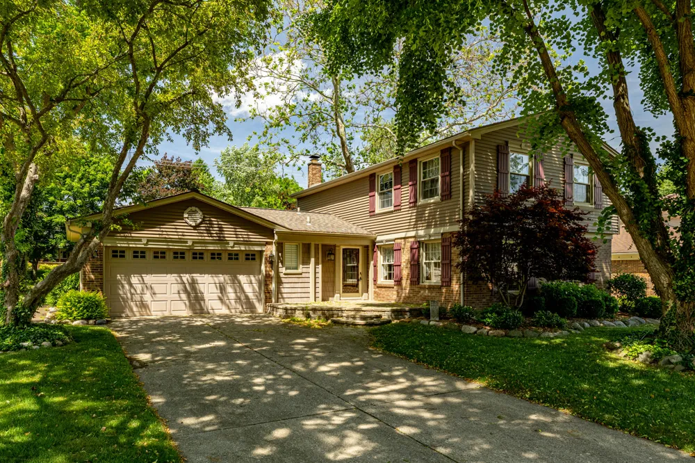 41826 Sunnydale Lane Northville, MI 48168