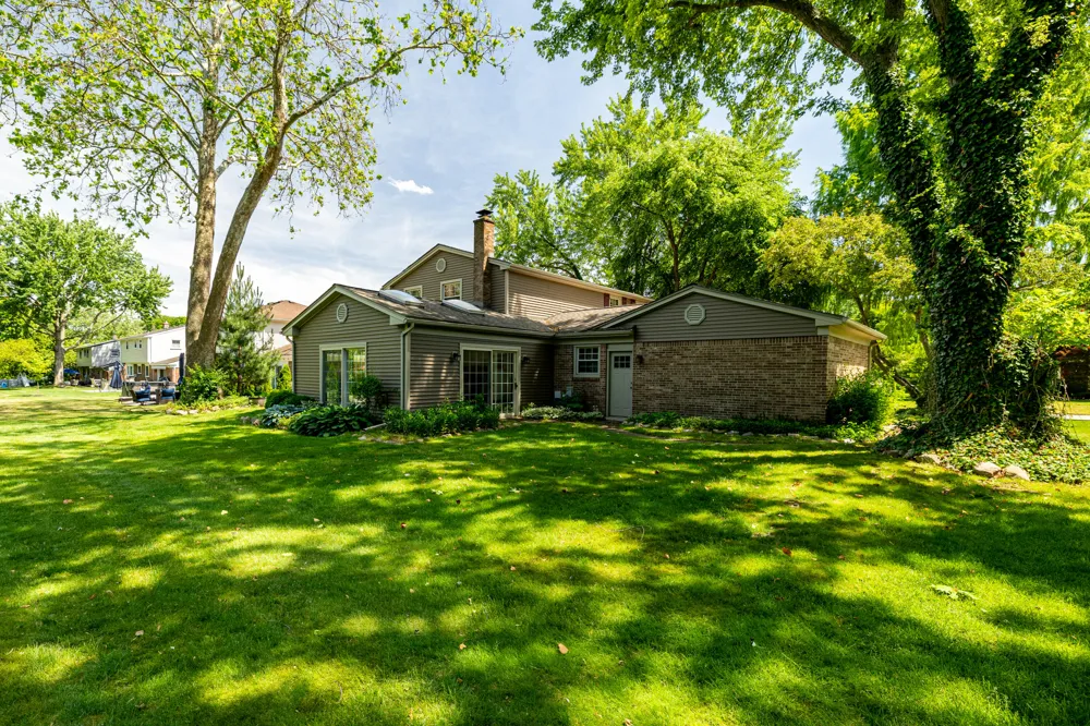 41826 Sunnydale Lane Northville, MI 48168
