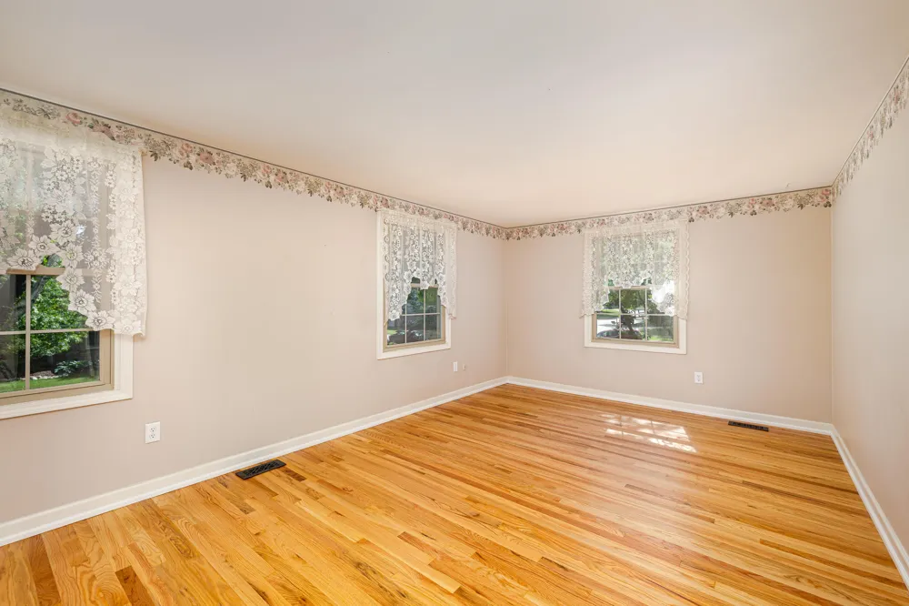 41826 Sunnydale Lane Northville, MI 48168